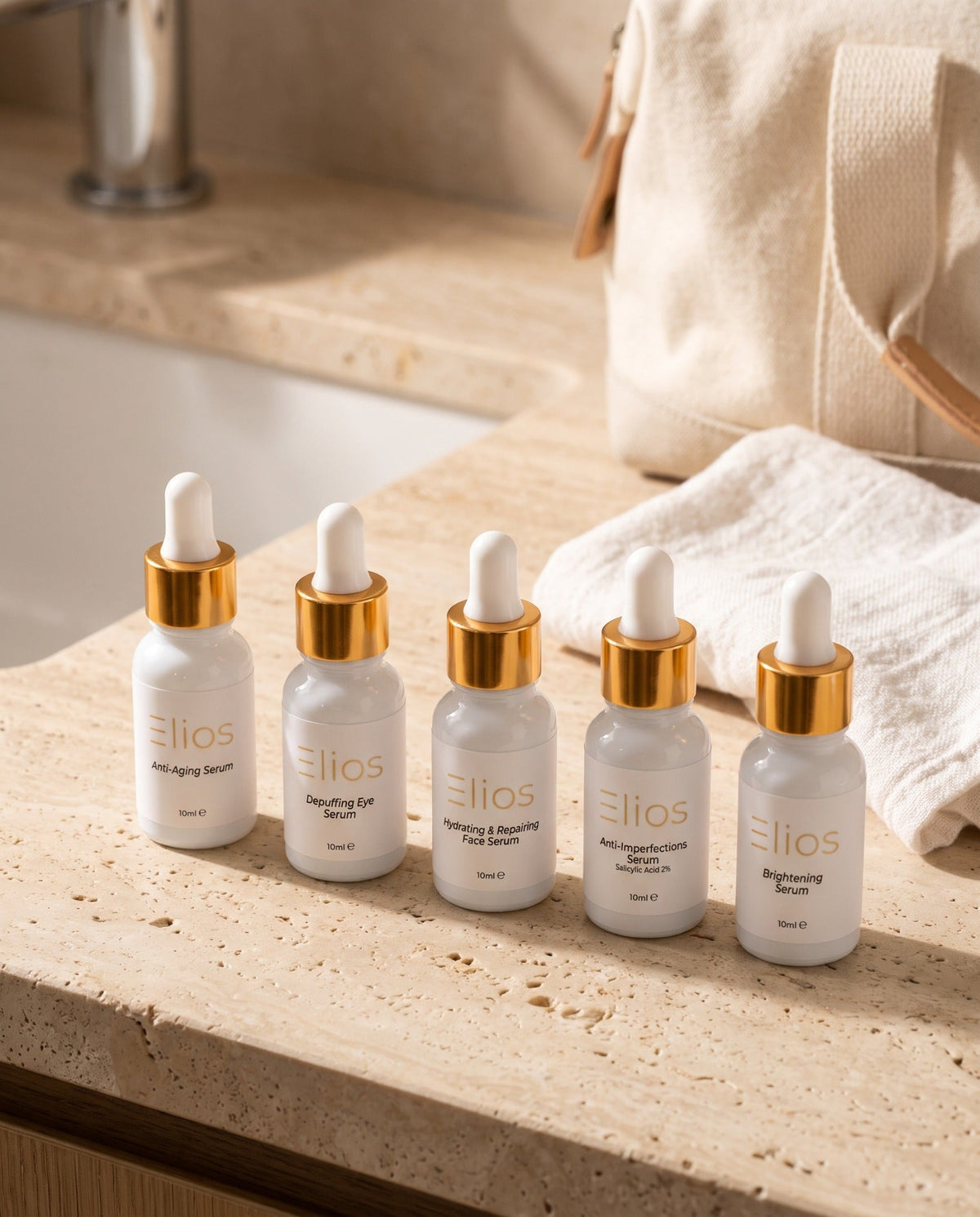 Elios Travel Discovery Kit – vijf serums van 10 ml in een badkamer